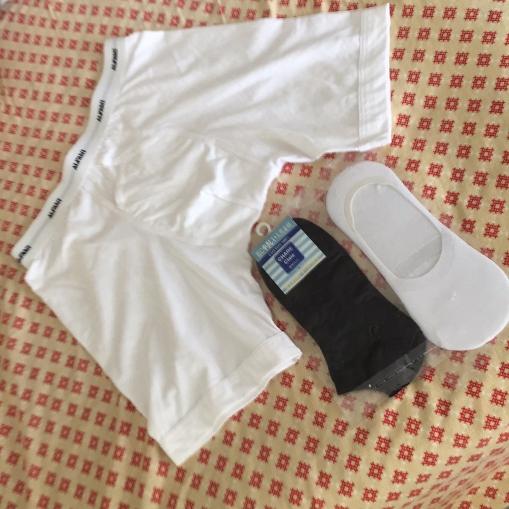 Brand New Alfani Boxers & 2 pairs of socks